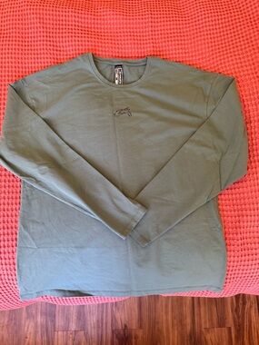 Alphalete Unisex Stretch Long Sleeve Tee